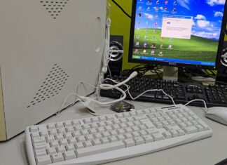 Kit PC Branco: teclado PS2, mouse PS2 de bolinha microfone e hub no Windows XP