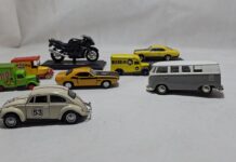 Coleção de Miniatura de Veículos Fusca 53, Honda CBR1100XX, Opala, Kombi e outros