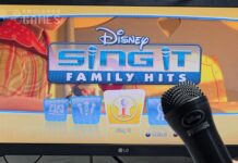 Disney Sing IT Family Hits PS3 com Microfone Karaokê Alladin, Pequena Sereia, Rei Leão e outros